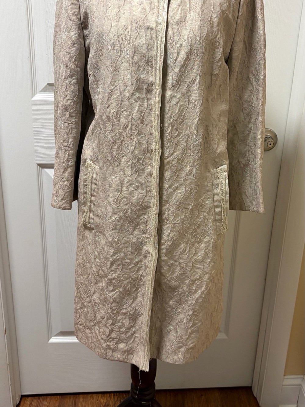 Elie Tahari Textured Cream Trench Coat